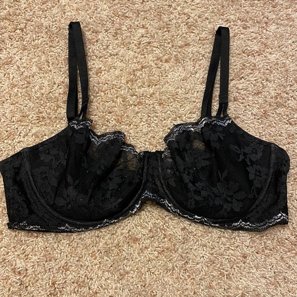 Victoria’s Secret Push Up without padding bra - Picture 1 of 3